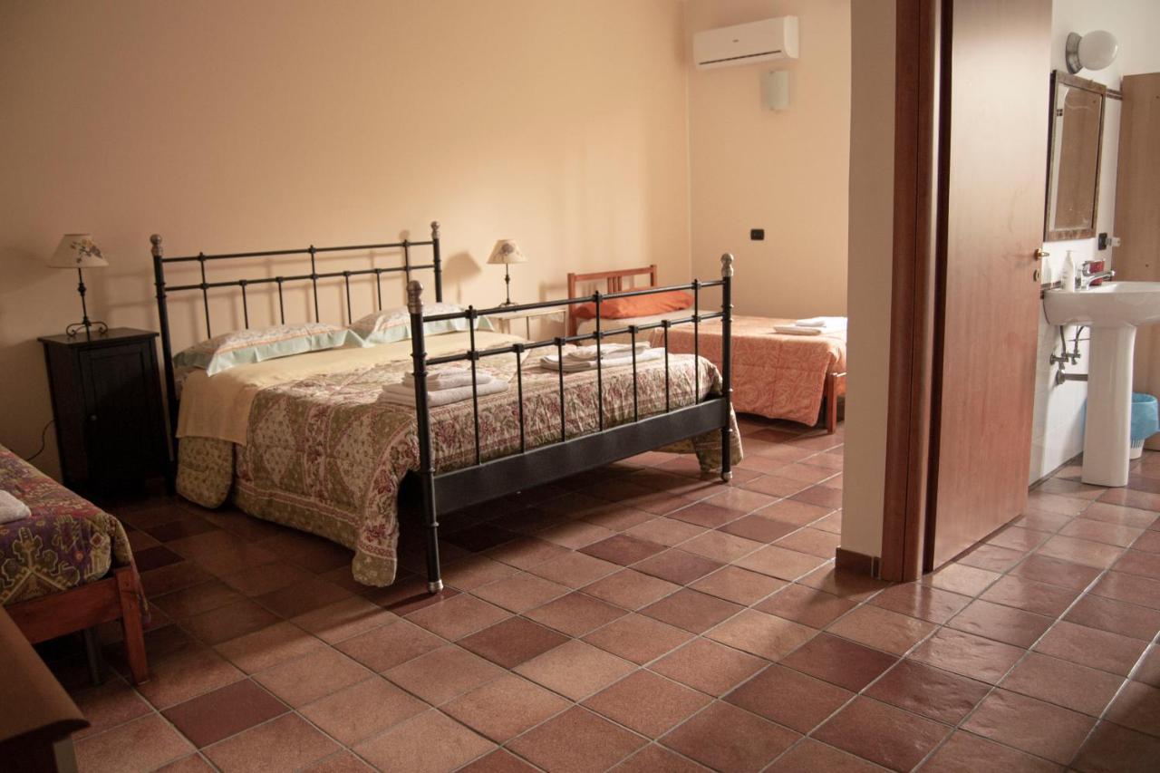 Bed and Breakfast A Nespulara Galati Marina Exterior foto